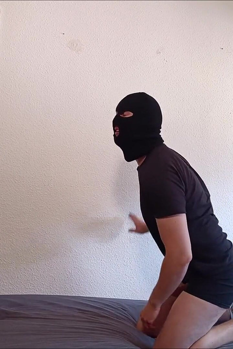 Ballbusting in Heier Ck Unterwsche