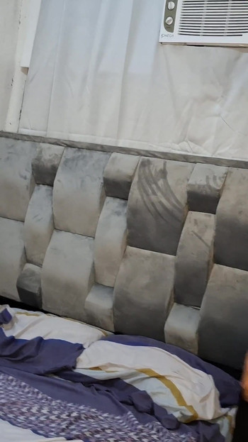 "큰 엉덩이 라티나 여자가 원격 제어되는"에서 턱 떨어지는 순간
