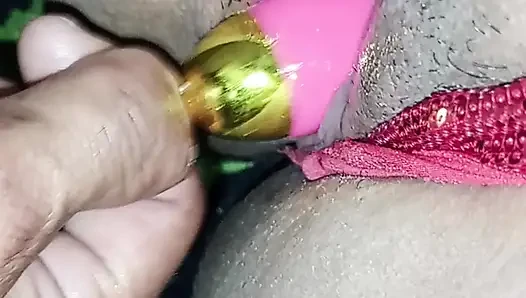 Mit rotem tanga