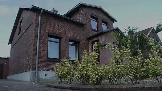 Госпожа В Латексе Мучает Покорного Связанного Раба