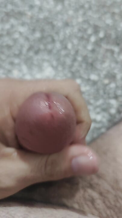 I kiss my hand with a beautiful sound