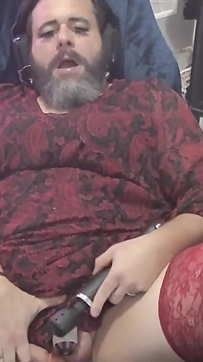 แต่งตัวข้ามเพศผู้ใหญ่ตบและสั่นถูกล็อกโดยไร้ประโยชน์ คลิป 1