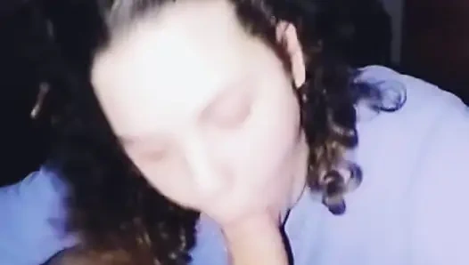 Meine unterwürfige bbw-Freundin lutscht mich