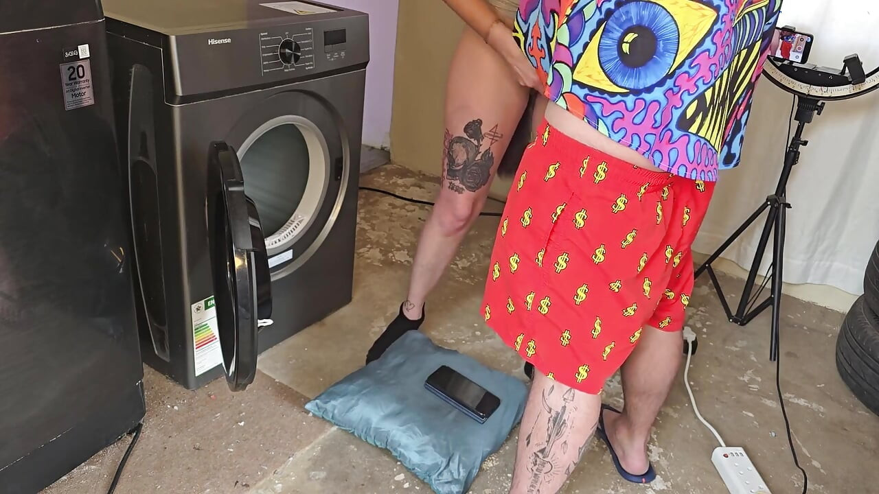 Stepsis Got Stuck in the Washing Machine and I Just Had to Fuck Her Flowering Pussy