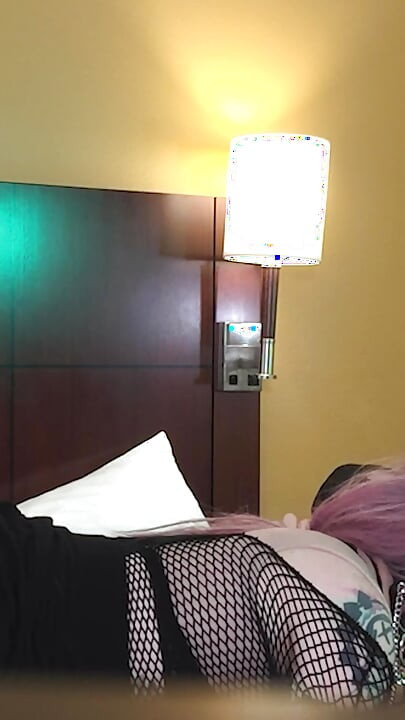 Goth Sissy Jade Madison ควยลึกสุดคอ - คลิปสั้น 6