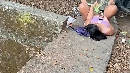 Komşum mastürbasyon yaparken yakalandı