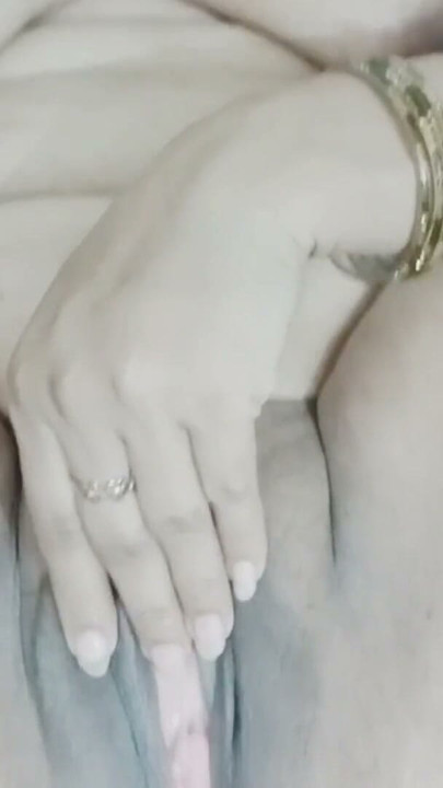Desi Bhabhi Ki Desi Foodie Muft Wali | Clip 3