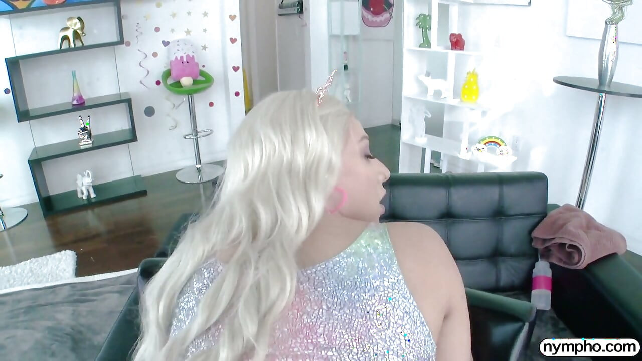 Valentina Backs It up