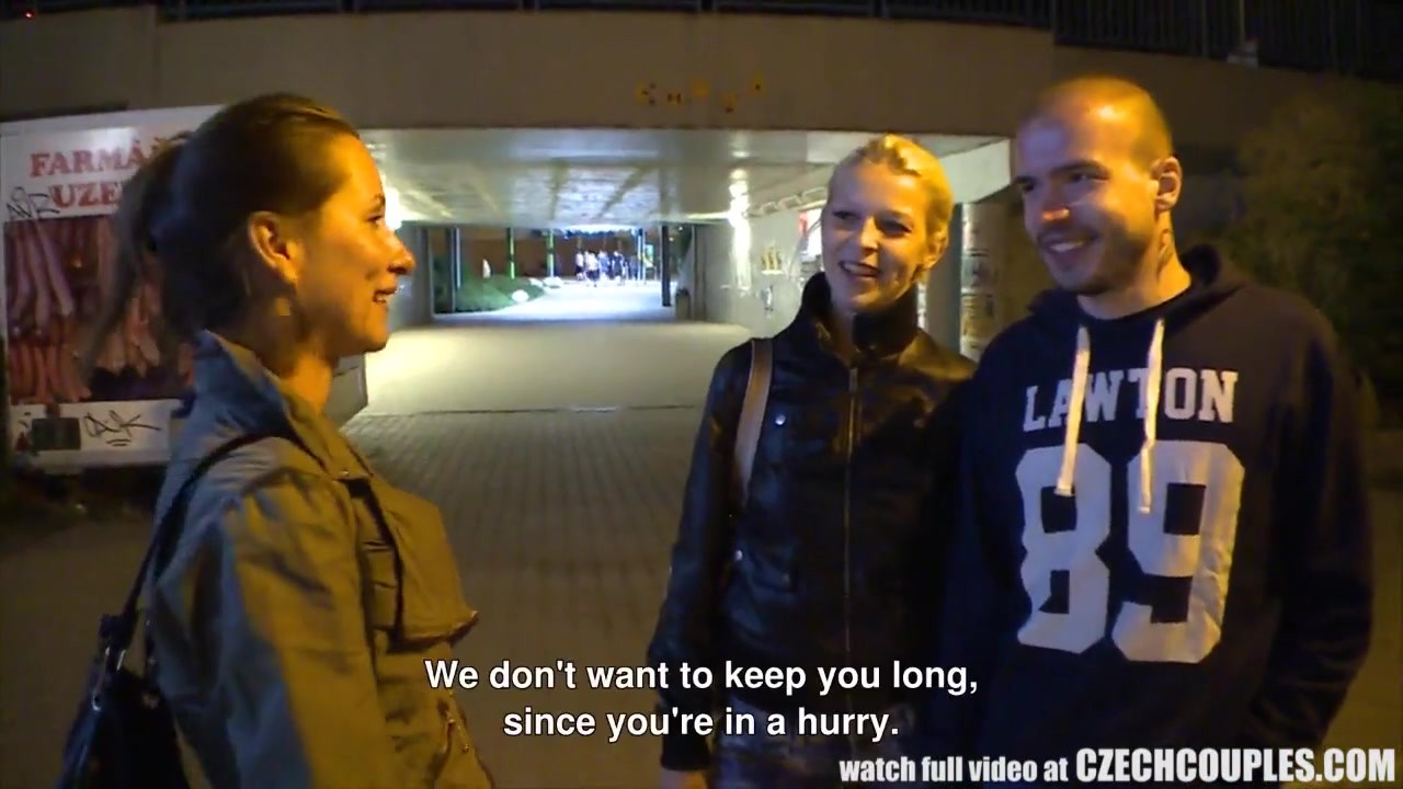 Gf交換のためにお金を稼ぐ美しいチェコ人ペア