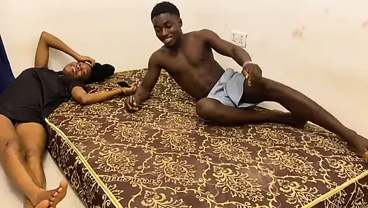 Azgın Üvey Kız Kardeş Amını Sert Sikmek Için Yalvardı