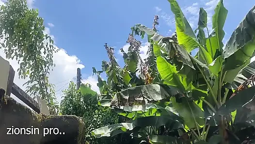 I Was so Horny That I Arrange a Backyard Fuck Date with My Landlords Stepdaughter in Our Backyard. It Turns Out so Smoothly.