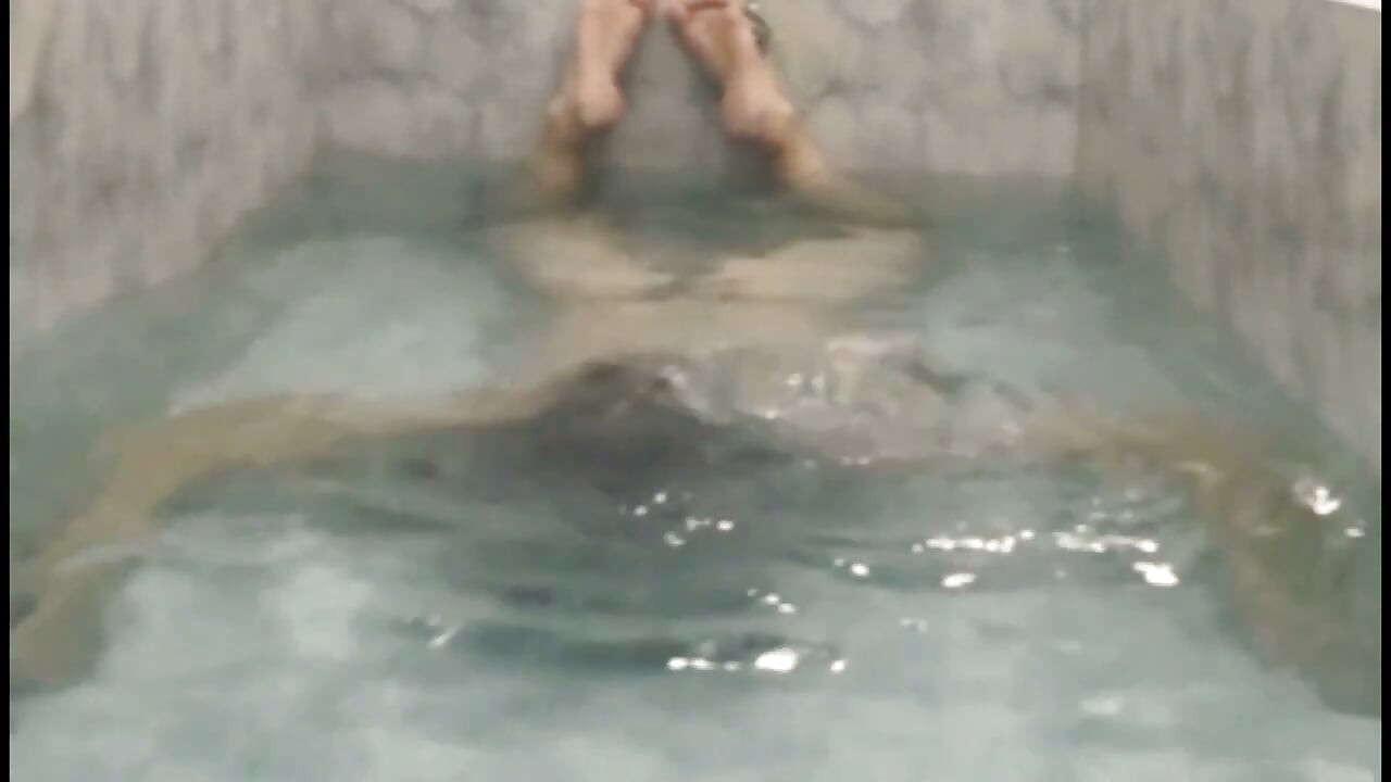 Bandar sissy underwater flexible bath with orgasm