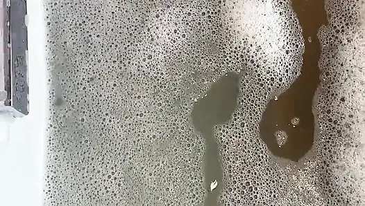 Lalu aku mandi