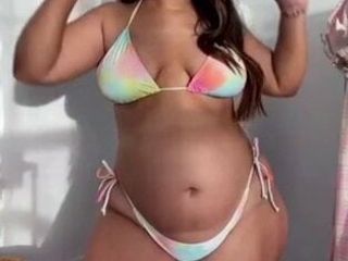 El cuerpo de bikini embarazada caliente de Demi Diamandis