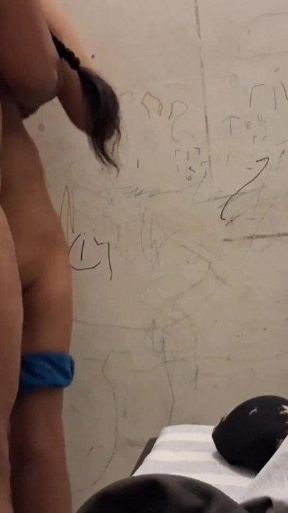 Sali k sat sex Kiya room par bulakar | Clip 1