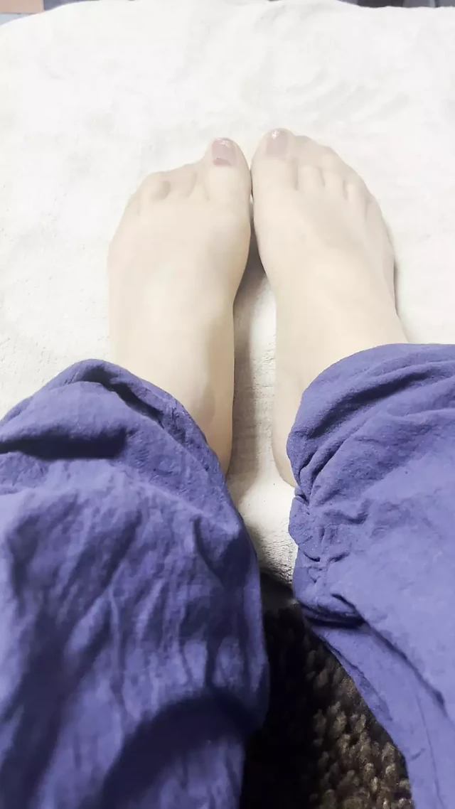 Sexy Cock Girl Feet