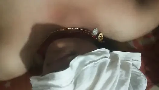 Pasangan India desicouple bergabung dengan istri untuk tengkorak dalam hardcore dan aksi wajah di tengah malam