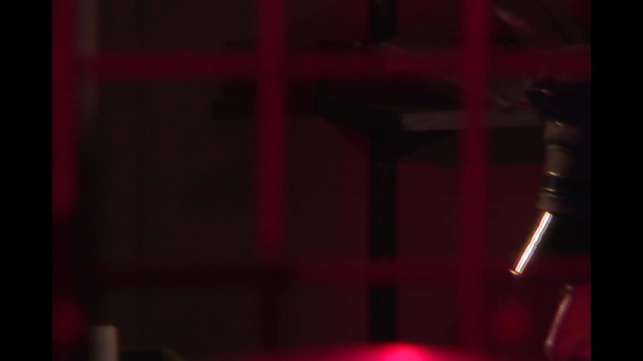 В тайната изба жените получават това, което искат.