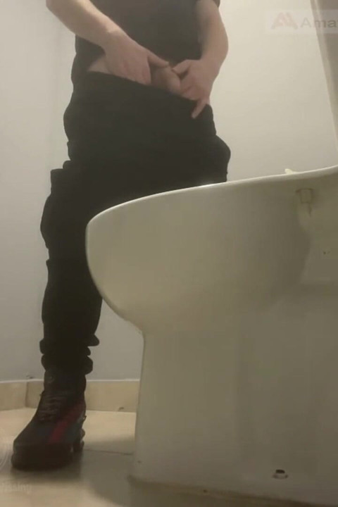 Amateur Friends Pissing Together in the Club's Toilets
