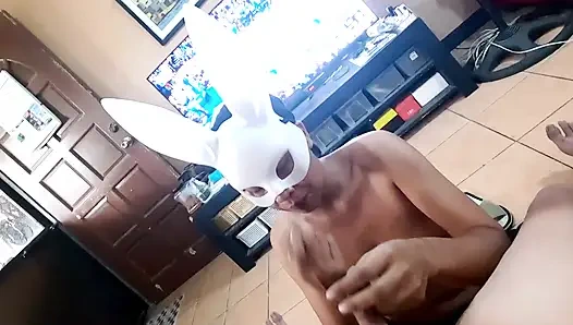 Филиппинка делает минет в видео от первого лица, камшот в рот