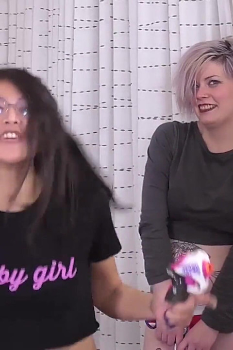 Belle se viu amarrada em um jogo de strip body shots