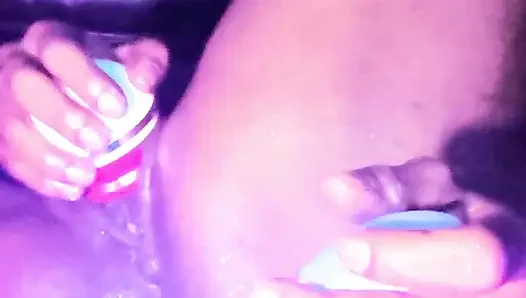 Aku lagi asik masturbasi posisi misionaris sampai aku crot di dalam