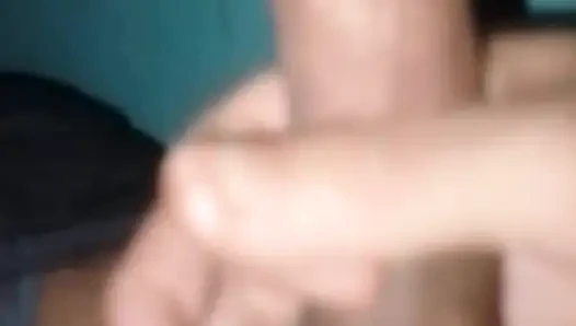 Ateşli bir yarak sıkı bir delik istiyor.