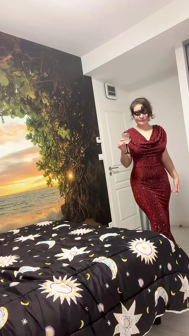 Subscribe Mym fan Faucettes slips away during the evening with you