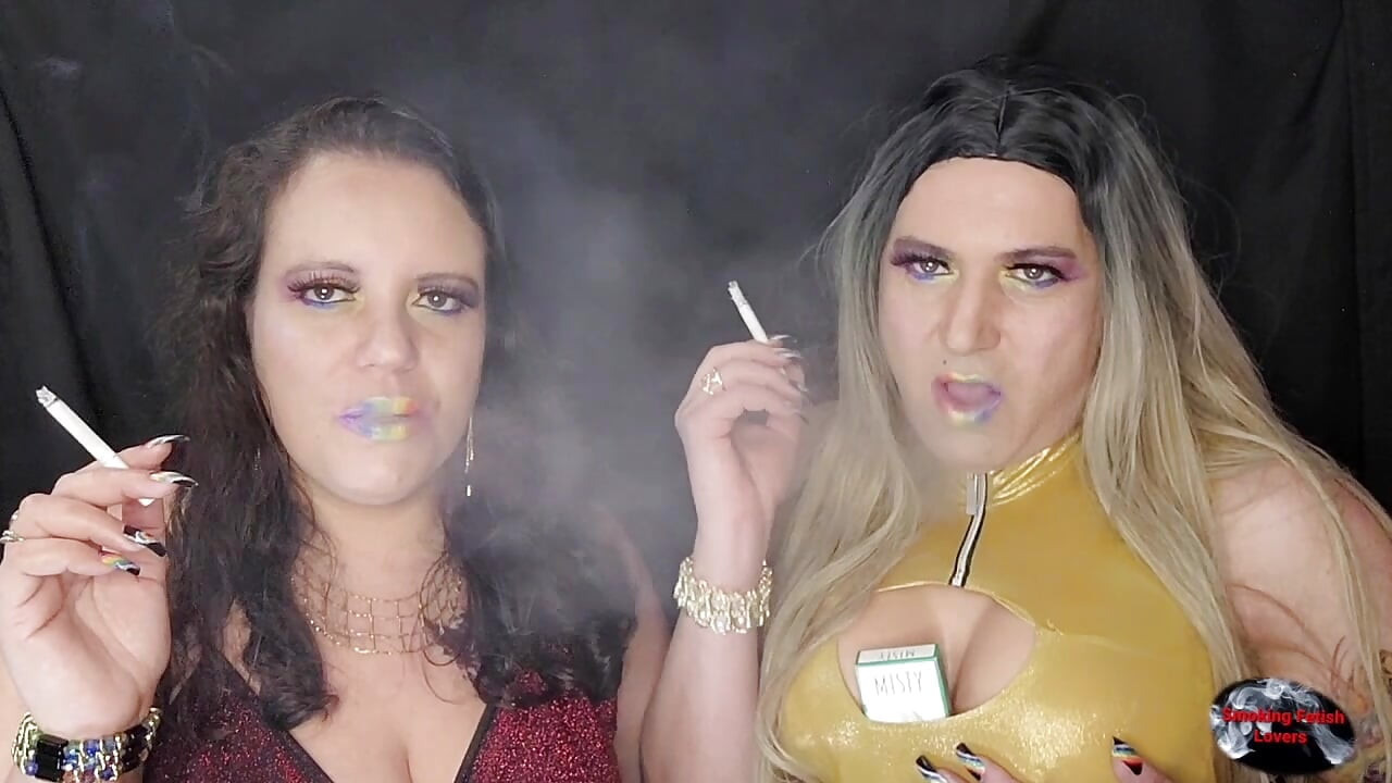 Rokende dames verslaafd aan misty jaren 120