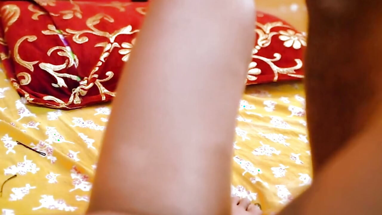 Raja ne naukrani ko sona dekar khusi khusi chod diya