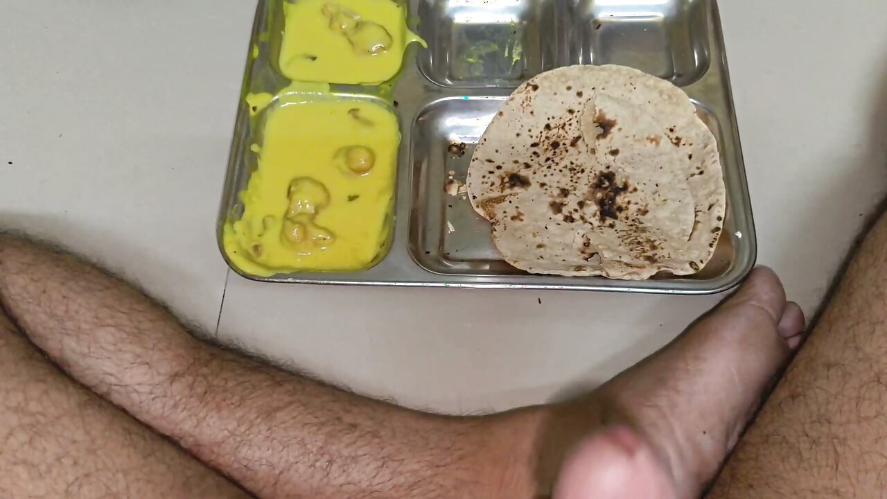 Bhabhi ko khana khate khate hi chod diya