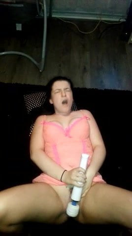 Chubby amateur takes a hitachi to her juicy pussy