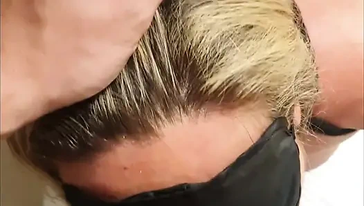 MILF Victoria Gefesselt Und Lutscht