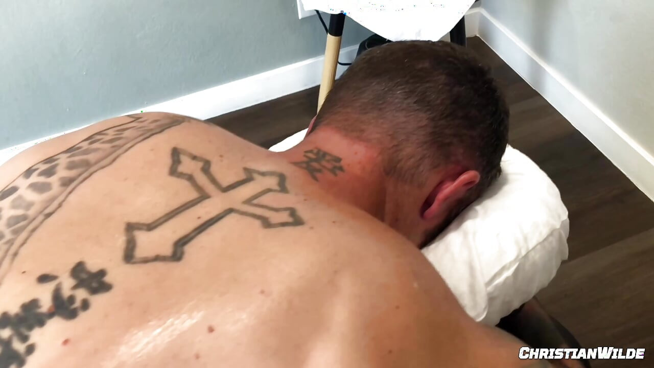 ChristianWilde Muscle Daddy Masseur Milks Christian Wildes Cock During Sensual Massage