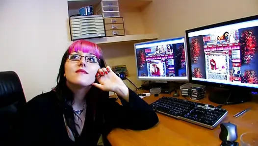 computer freak gets analized!!!
