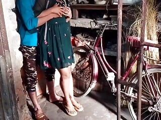 India estudiante chica y maestra follando - video filtrado
