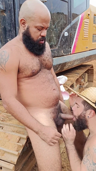 Bearded Uncle Being Fucked by Zé Agroboy in Passio in the Countryside