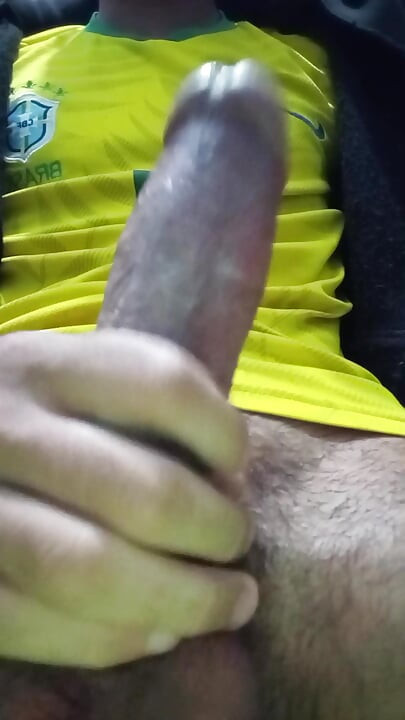 Big big wants a woman or a man who loves a Brazilian