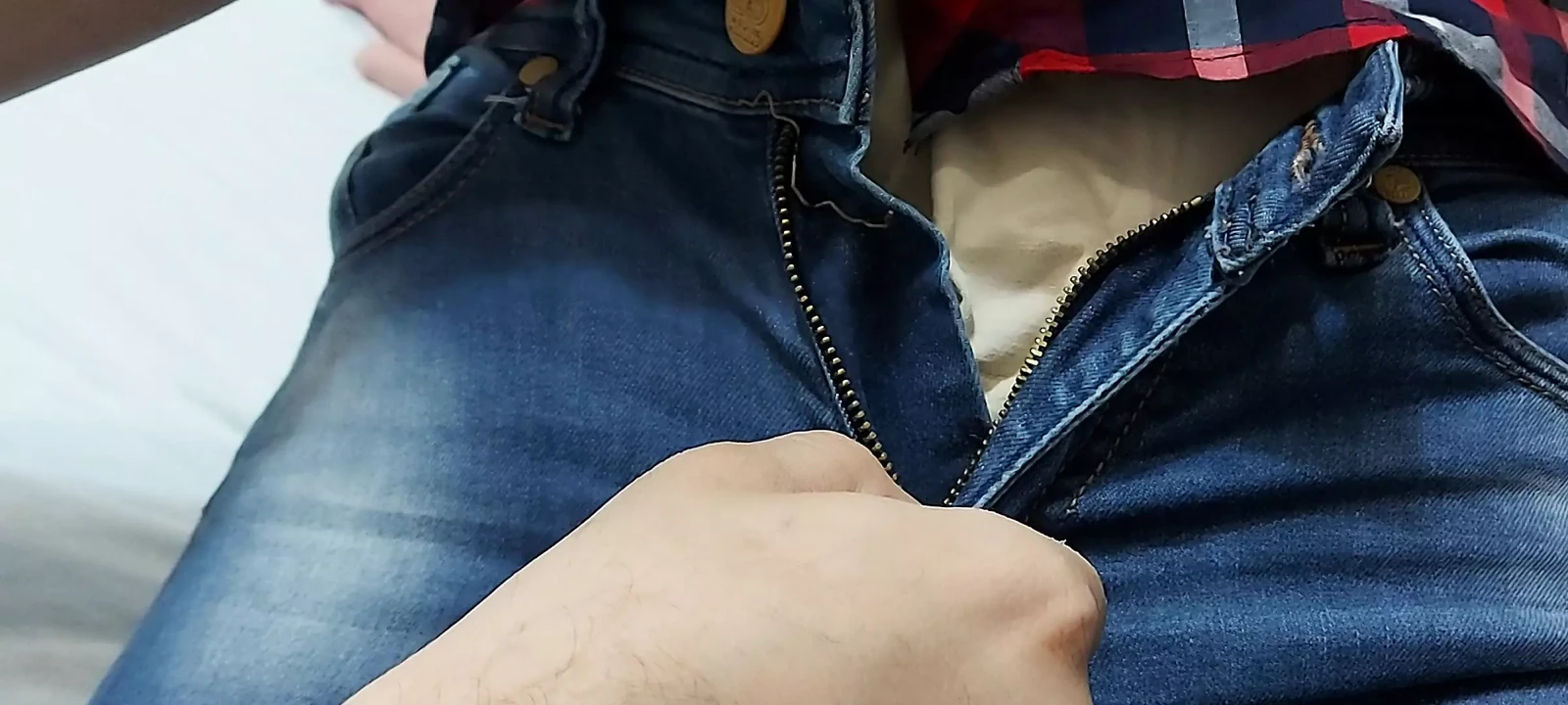 Came home after work and had surprise a clit orgasm from his magic fingers