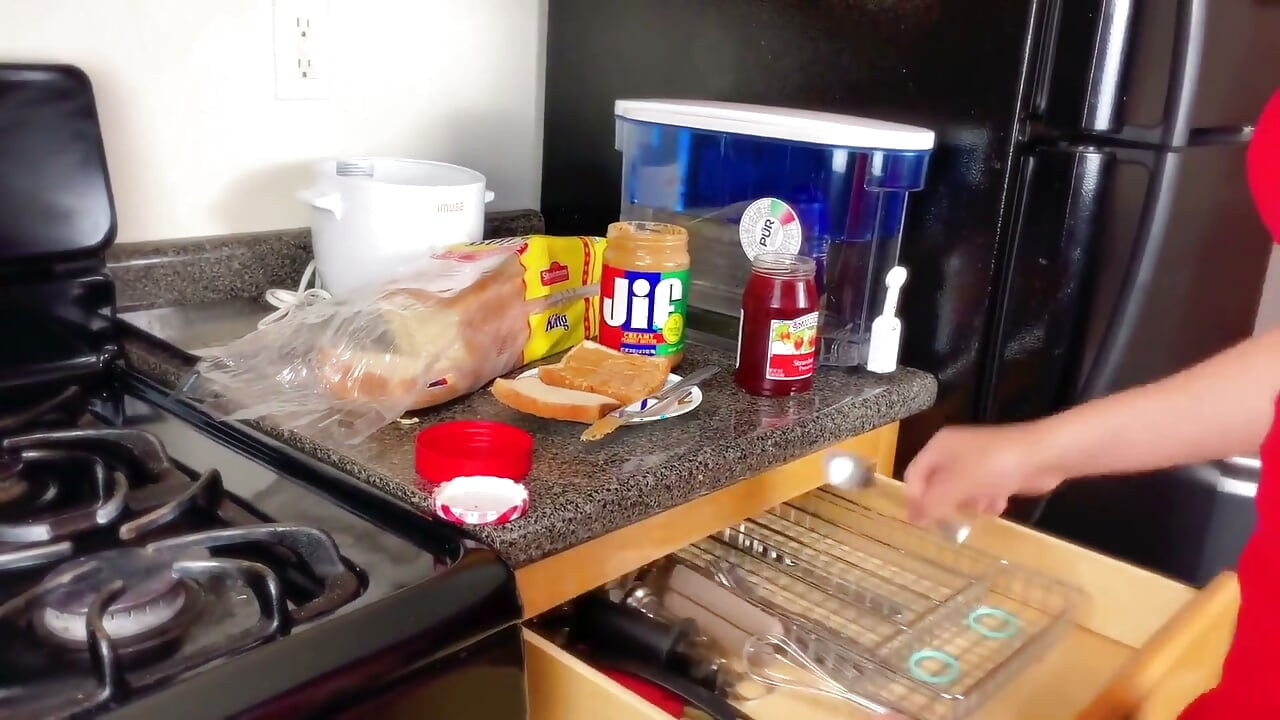 Stepsister's Secret Sauce: Food Femdom
