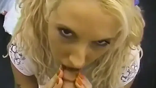 Fiona Cheeks Does Dirty Dick Sucking