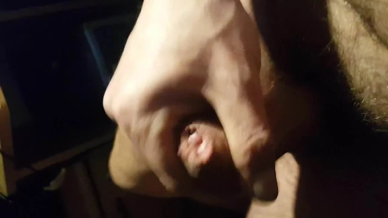 mit Vorhaut wichsen - foreskin masturbation