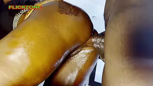 Aku ngentot memeknya gaya doggy di kursi sampai dicrot di dalam