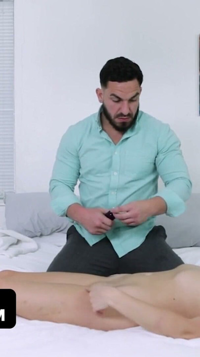 Güzel bakire bir genç kız için gooey dölleme ile şehvetli masaj - teamskeet | Klip 1