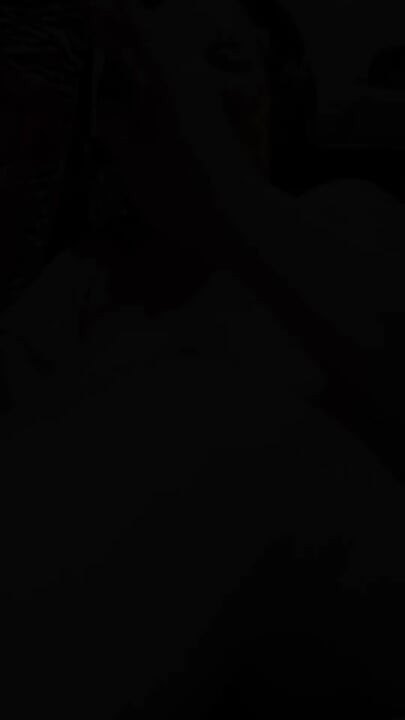 Pouze v Jejích ponožkách ona přijde na jeho tlustého masitého ptáka