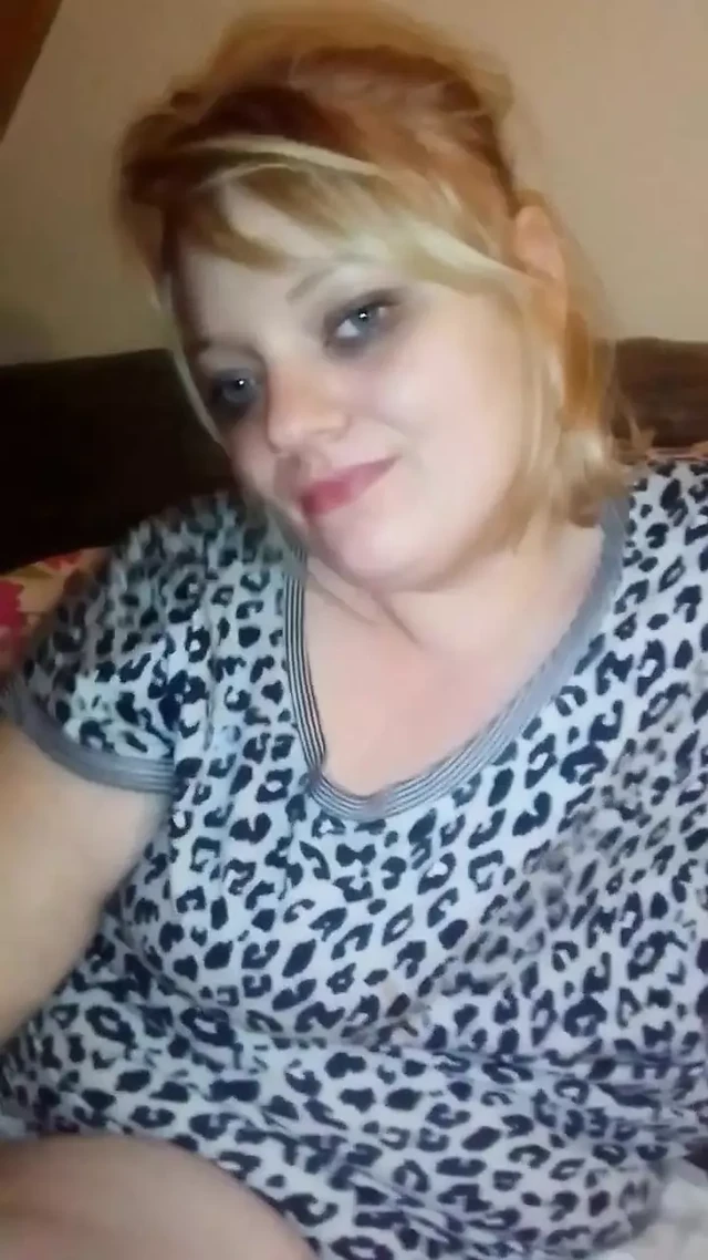 Nice wet fingering the cunt until bursting with horniness