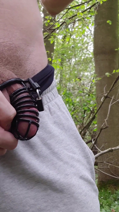Must-see moment from "Locked and horny on the fields"