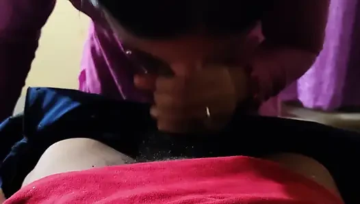 Hintli köylü kız sevgilisine sakso çekiyor