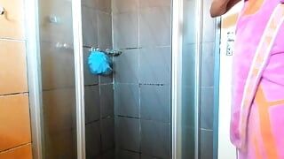 Big Jiggly Booty Ebony MILF in the Shower
