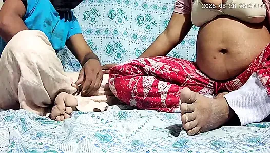 Hintli göğüsler ve ofiste hizmetçi seksi 2986